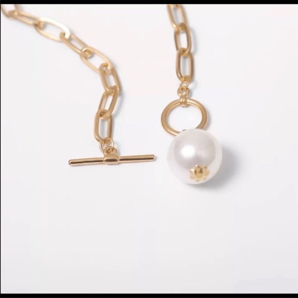 Gold Link Chain - Pearl Pendant Necklace - Picture 4 of 10